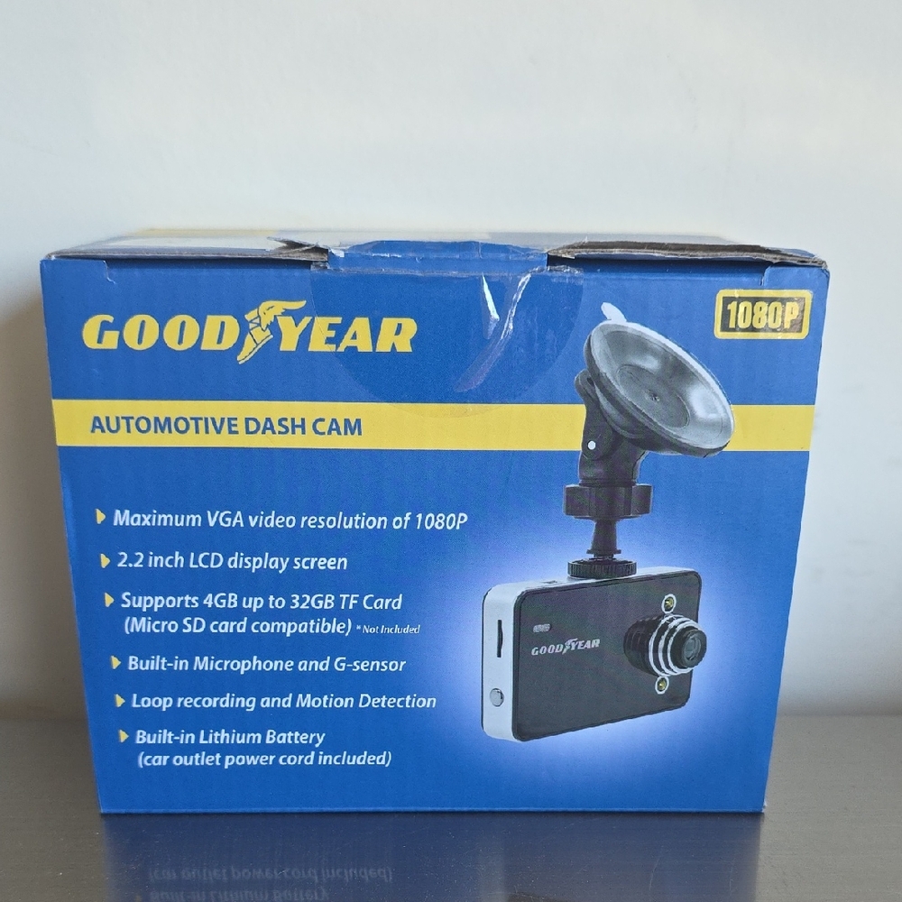 Black Automotive Dash Cam with 1080P Resolution